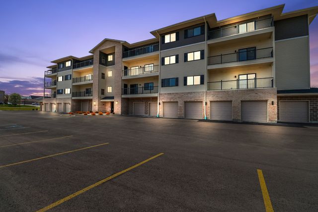 2034 W 75th Place 35, Merrillville, IN 46410