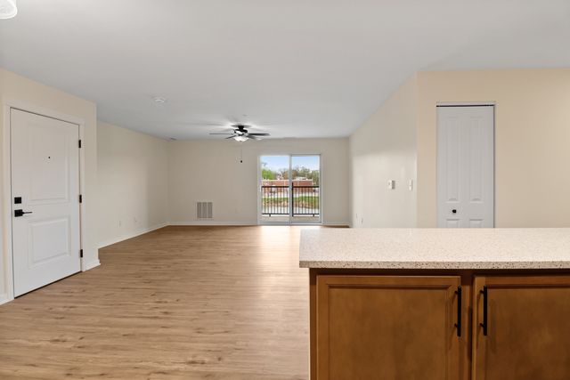 2034 W 75th Place 35, Merrillville, IN 46410