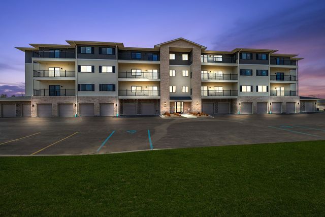 2034 W 75th Place 35, Merrillville, IN 46410