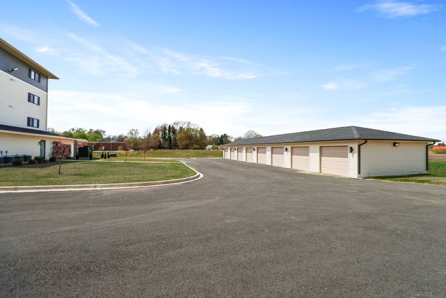 2034 W 75th Place 35, Merrillville, IN 46410