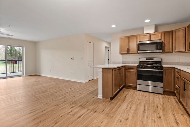 2034 W 75th Place 35, Merrillville, IN 46410