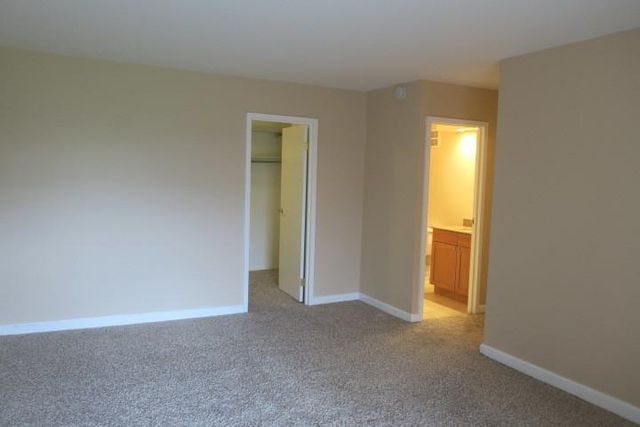 1605 E Central Road 322C, Arlington Heights, IL 60005