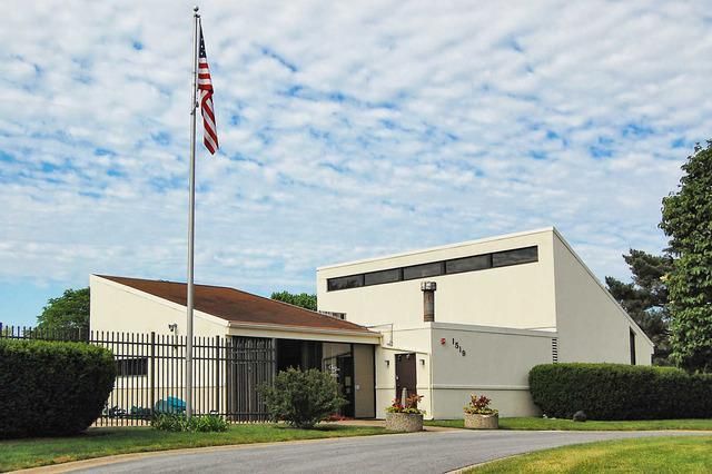 1605 E Central Road 322C, Arlington Heights, IL 60005