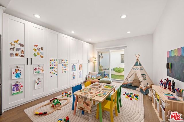 11642 Acama Street, Studio City (los Angeles), CA 91604