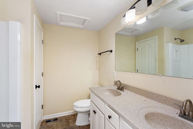 1919 RIDGE RD, New Market, VA 22844