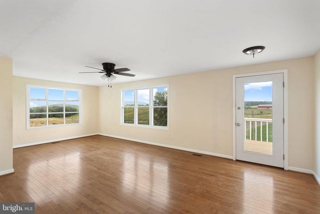 1919 RIDGE RD, New Market, VA 22844