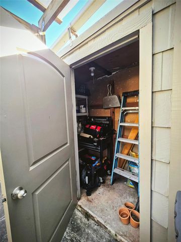 6448 Bankside Drive 33, Houston, TX 77096