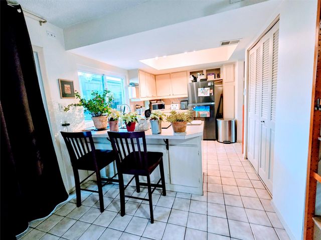 6448 Bankside Drive 33, Houston, TX 77096