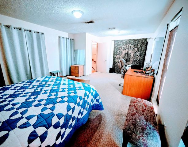 6448 Bankside Drive 33, Houston, TX 77096