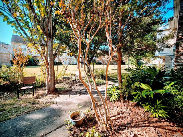 6448 Bankside Drive 33, Houston, TX 77096