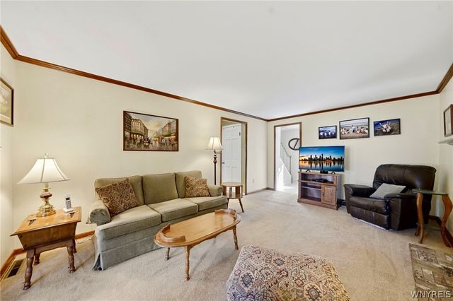 80 Meadow Run, Hamburg, NY 14075