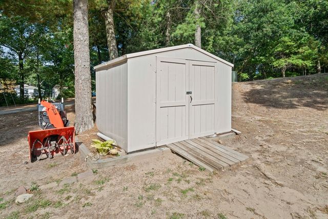 35 Saw Mill Dr, Plymouth, MA 02360