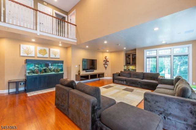 18 Nathan Dr, Montville Twp., NJ 07082
