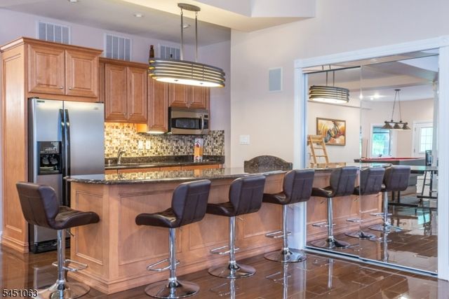 18 Nathan Dr, Montville Twp., NJ 07082