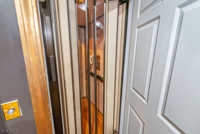18 Nathan Dr, Montville Twp., NJ 07082