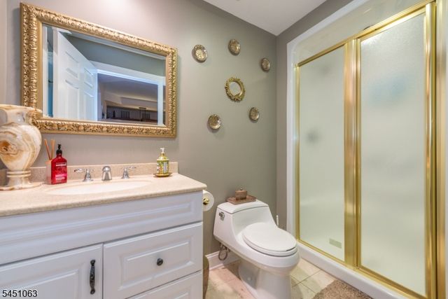 18 Nathan Dr, Montville Twp., NJ 07082