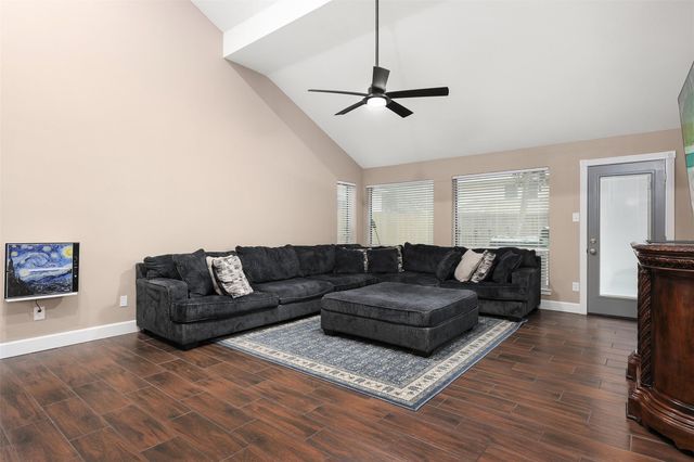 1917 Endeavor Court, Seabrook, TX 77586