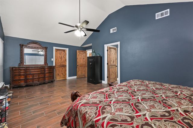 1917 Endeavor Court, Seabrook, TX 77586