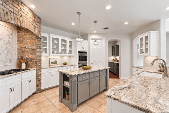 18426 Emerald Forest Dr., San Antonio, TX 78259