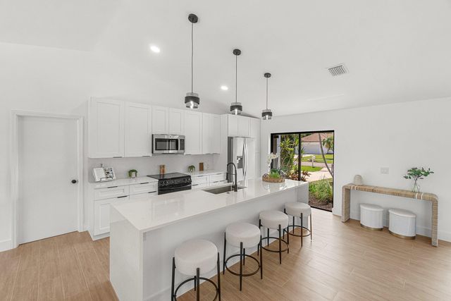 14888 Sunnyview Lane, Delray Beach, FL 33484