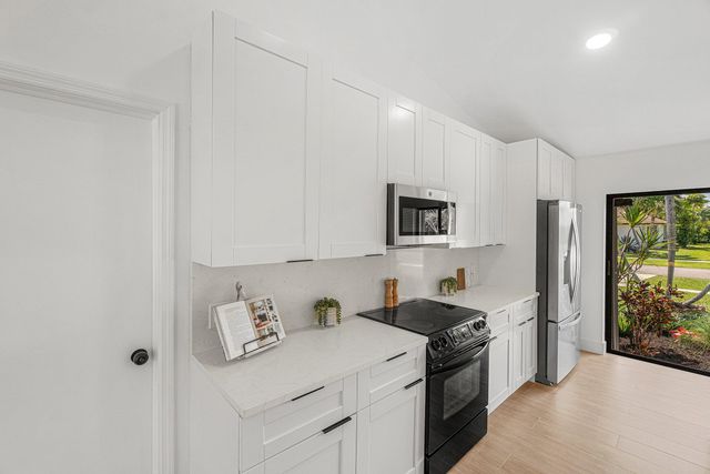 14888 Sunnyview Lane, Delray Beach, FL 33484