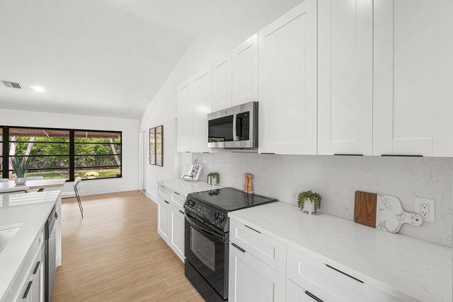 14888 Sunnyview Lane, Delray Beach, FL 33484