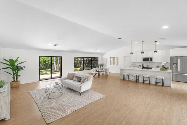 14888 Sunnyview Lane, Delray Beach, FL 33484