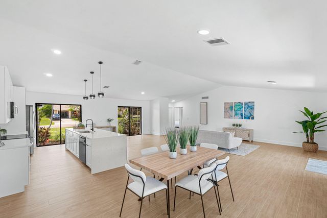 14888 Sunnyview Lane, Delray Beach, FL 33484