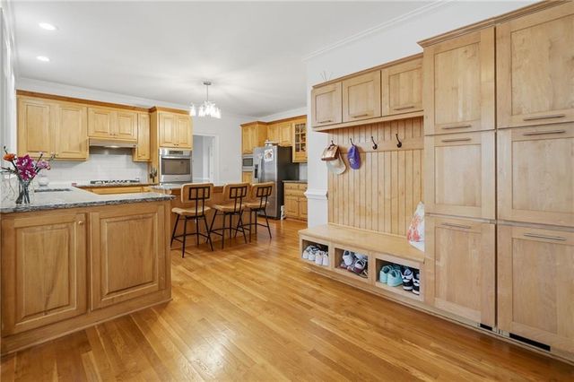 2910 Leeds Garden Lane, Alpharetta, GA 30022