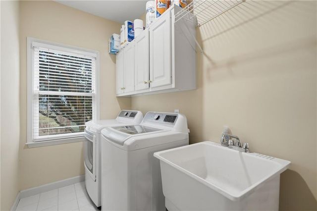 2910 Leeds Garden Lane, Alpharetta, GA 30022