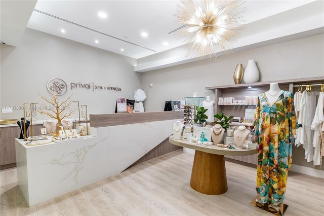 200 Biscayne Boulevard Way 4912, Miami, FL 33131