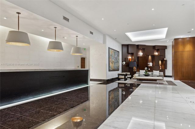 200 Biscayne Boulevard Way 4912, Miami, FL 33131