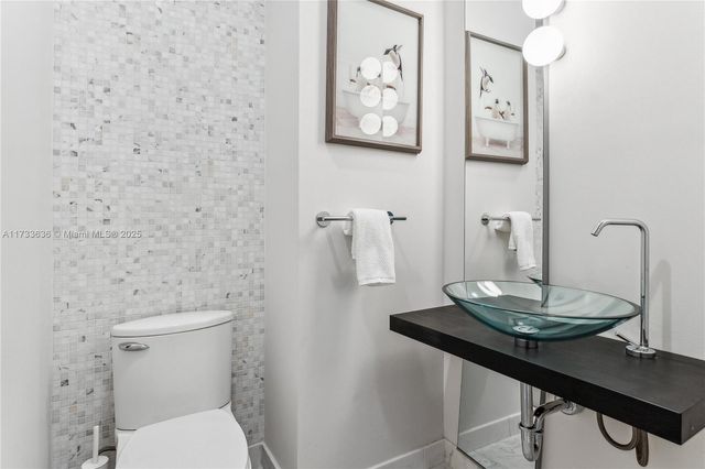 200 Biscayne Boulevard Way 4912, Miami, FL 33131