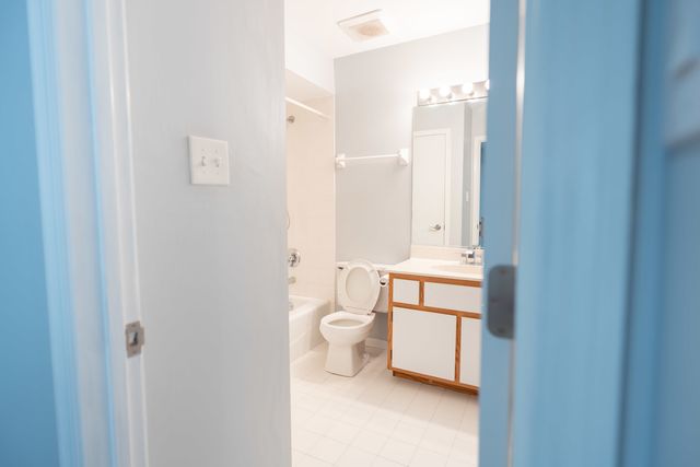 9939 CONSTITUTION Court, Orland Park, IL 60462