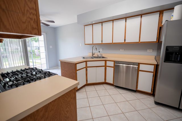 9939 CONSTITUTION Court, Orland Park, IL 60462