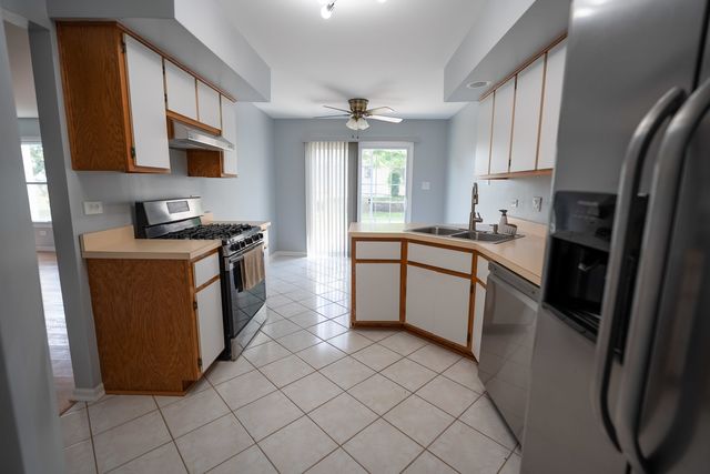 9939 CONSTITUTION Court, Orland Park, IL 60462
