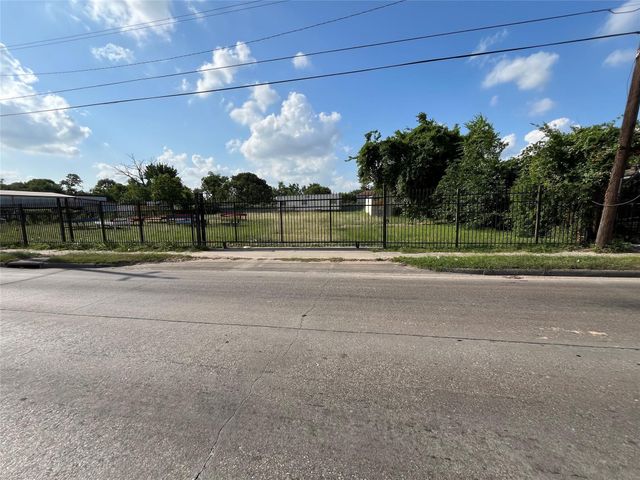 4815 E Tidwell Road, Houston, TX 77016