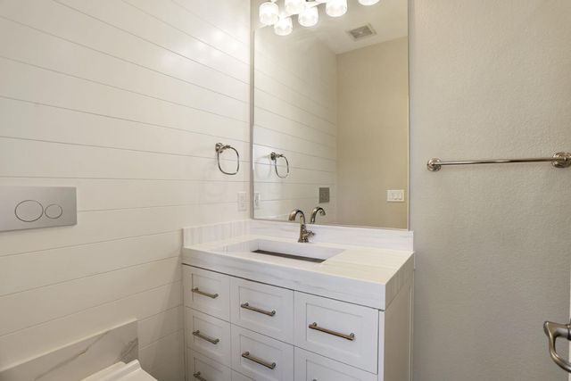 5659 Westchester Cir, Stockton, CA 95219