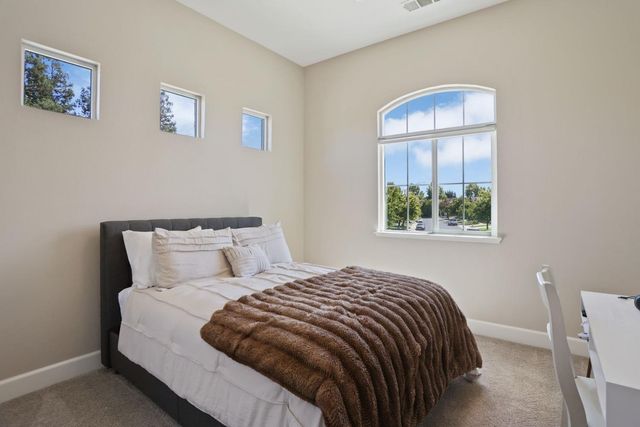5659 Westchester Cir, Stockton, CA 95219