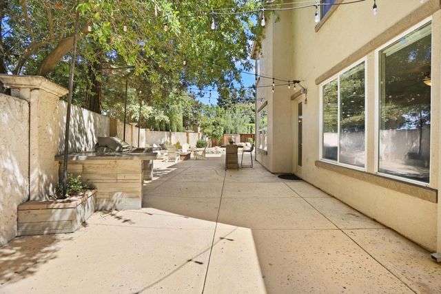 5659 Westchester Cir, Stockton, CA 95219