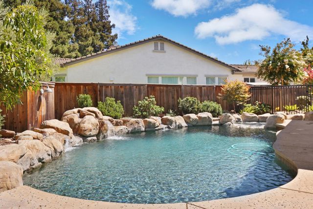 5659 Westchester Cir, Stockton, CA 95219