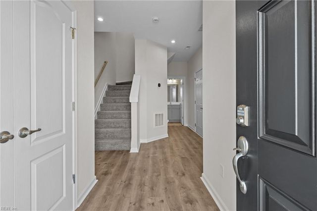 128 Freeman DR, Hampton, VA 23666