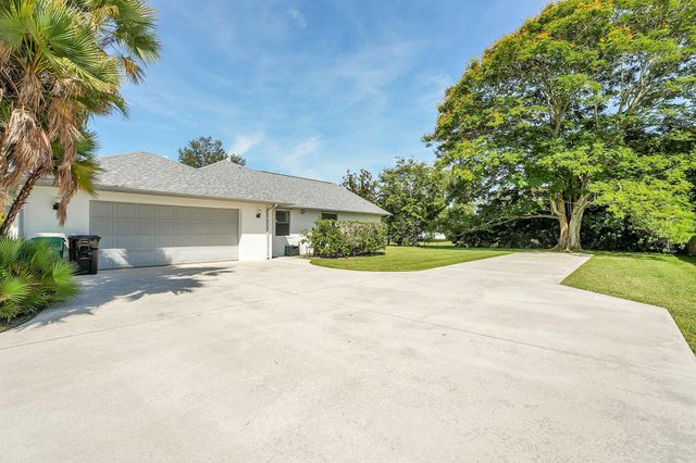 204 SW Gettysburg Drive, Port St Lucie, FL 34953