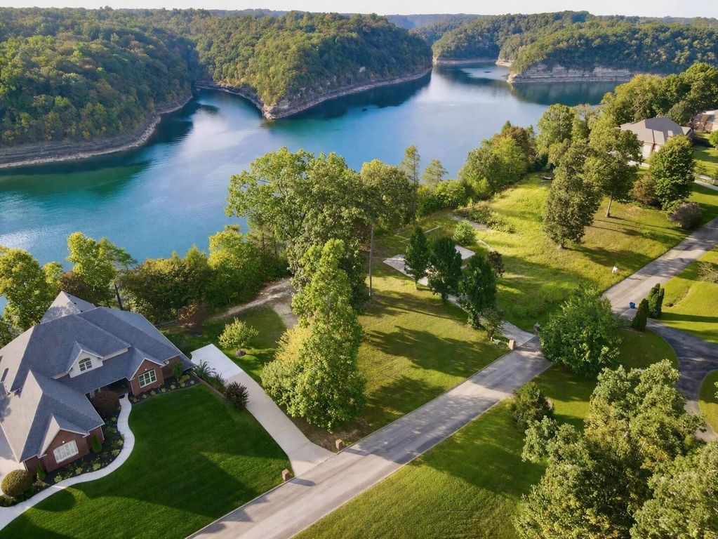 670 Water Cliff Drive, Somerset, KY 42501