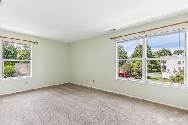 4 Chelsea Drive, Piscataway, NJ 08854