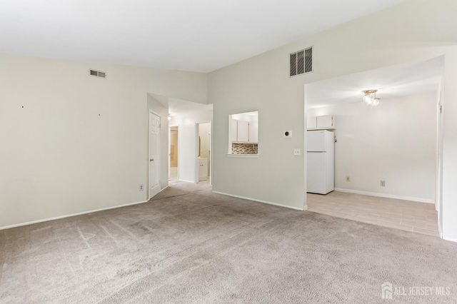 4 Chelsea Drive, Piscataway, NJ 08854