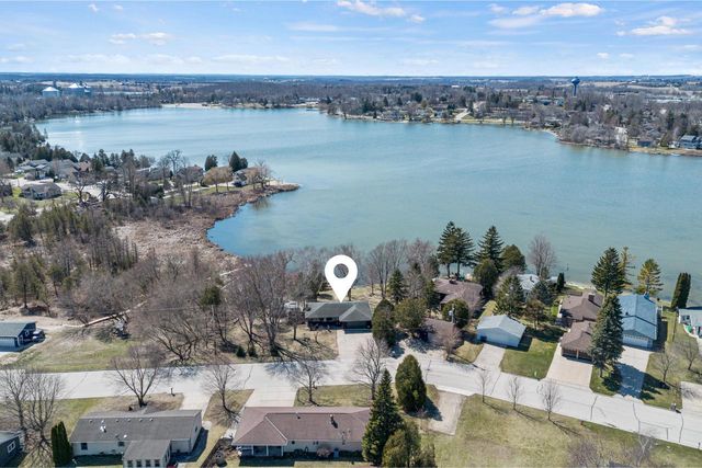 151 E Shore DRIVE, Random Lake, WI 53075