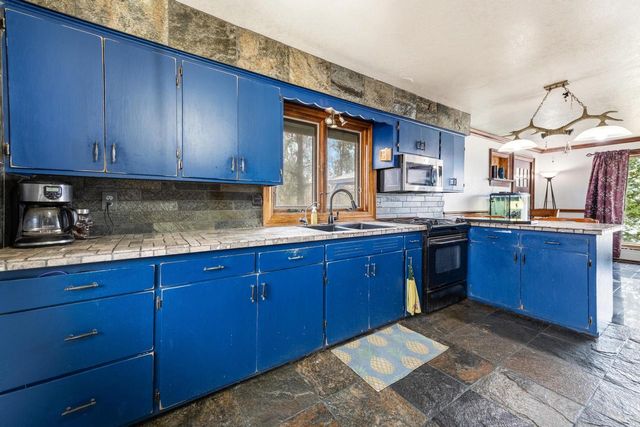 151 E Shore DRIVE, Random Lake, WI 53075