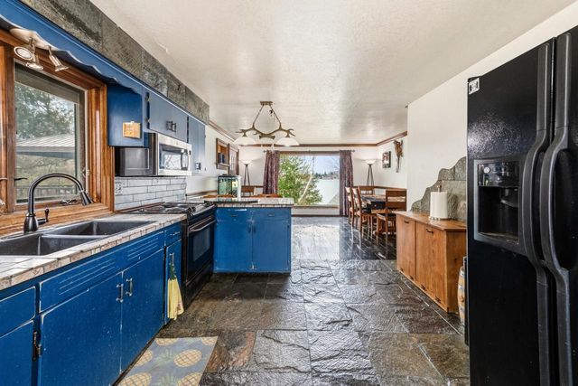 151 E Shore DRIVE, Random Lake, WI 53075