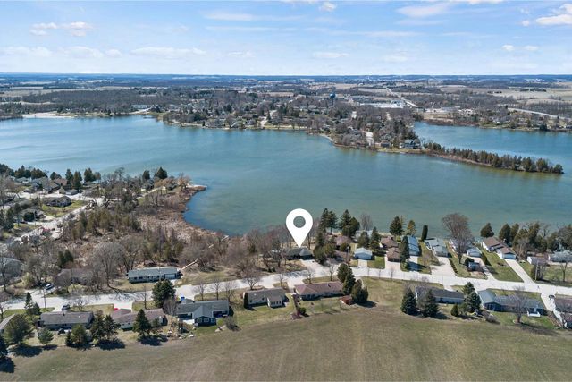 151 E Shore DRIVE, Random Lake, WI 53075